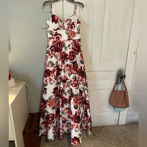 City Studio Allover Floral Prom Dress; Size 9 Juniors; has pockets!!